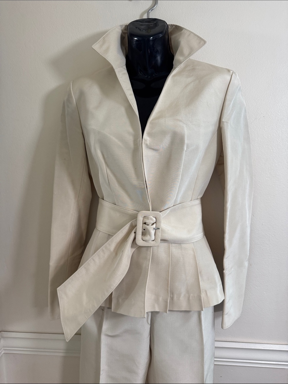 Lafayette 148 New York Champagne Dinner Suit